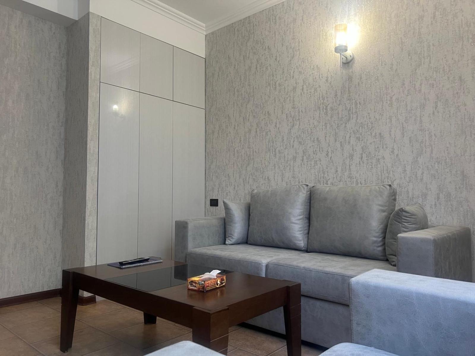 Park Avenue Hotel Jerevan Buitenkant foto