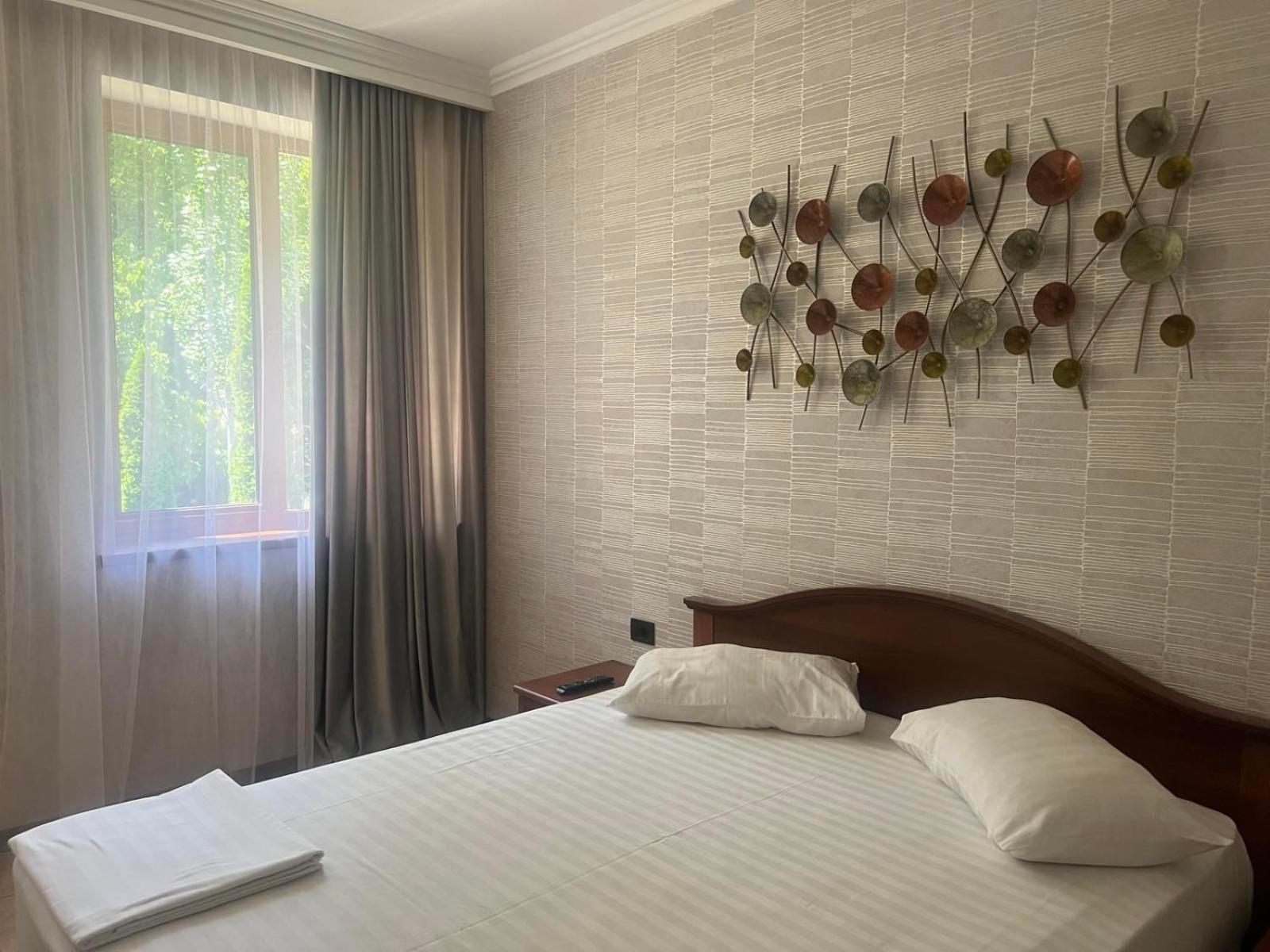 Park Avenue Hotel Jerevan Buitenkant foto