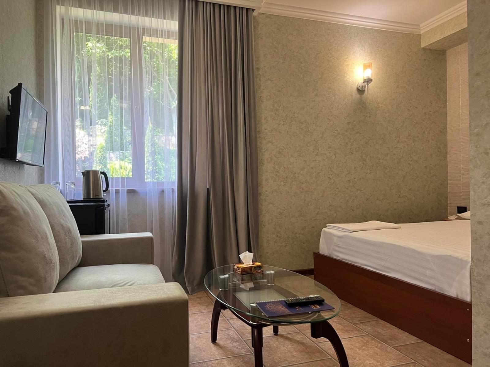 Park Avenue Hotel Jerevan Buitenkant foto
