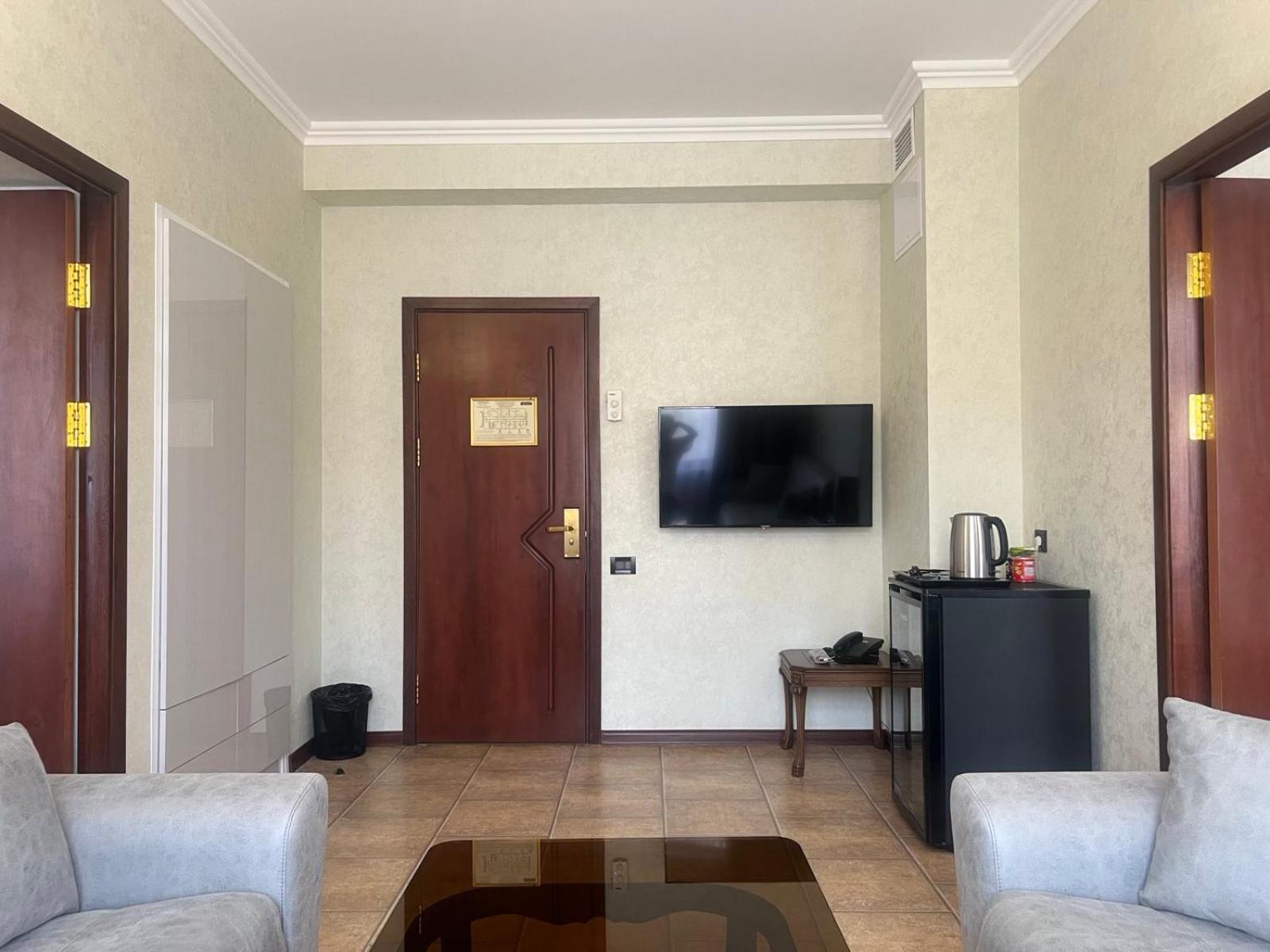 Park Avenue Hotel Jerevan Buitenkant foto