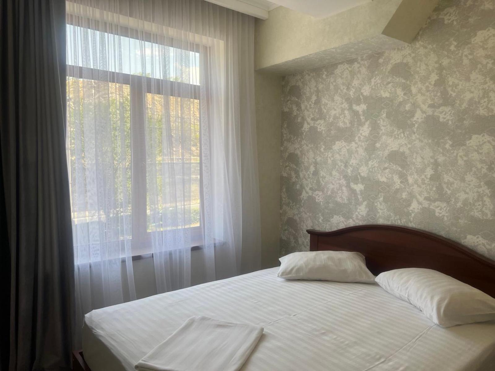 Park Avenue Hotel Jerevan Buitenkant foto