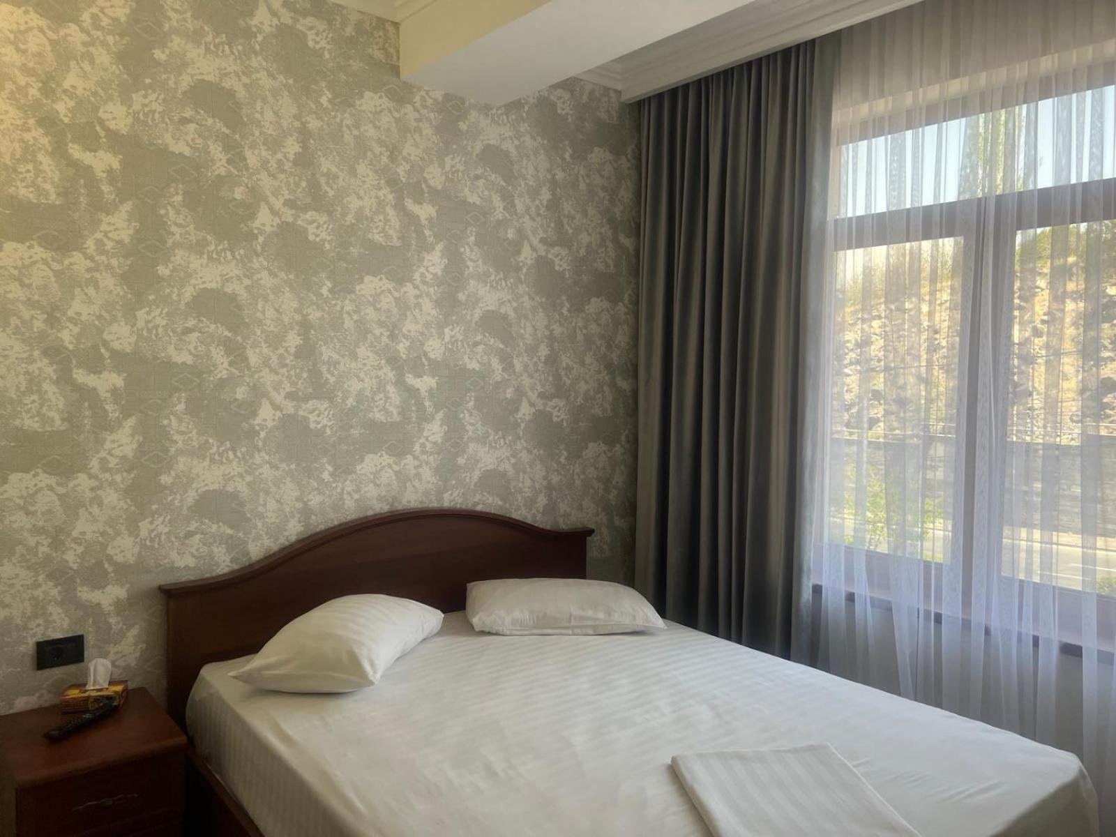 Park Avenue Hotel Jerevan Buitenkant foto