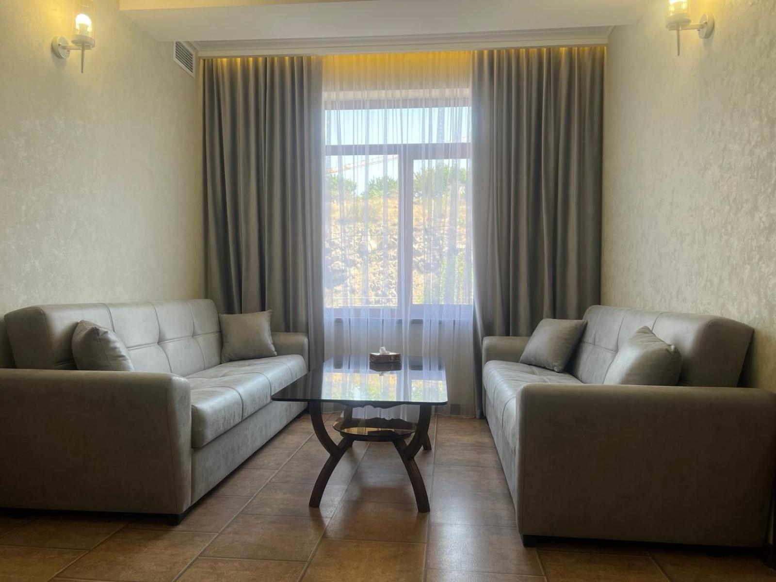 Park Avenue Hotel Jerevan Buitenkant foto