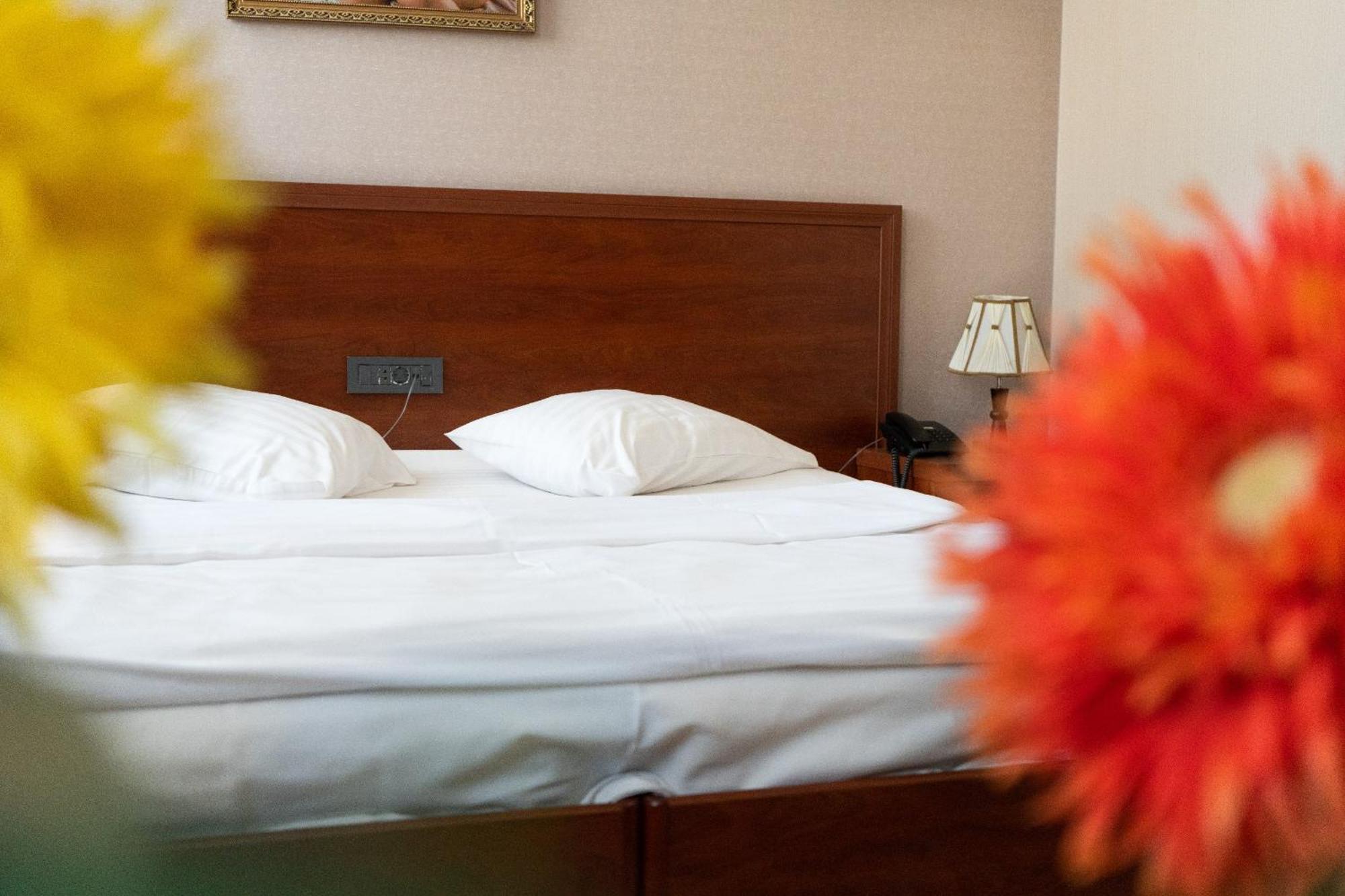 Park Avenue Hotel Jerevan Buitenkant foto