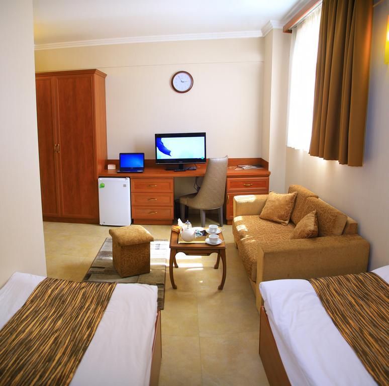 Park Avenue Hotel Jerevan Buitenkant foto