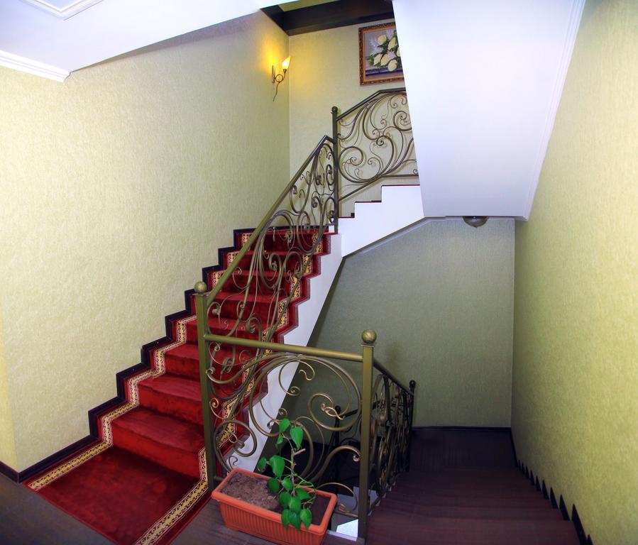 Park Avenue Hotel Jerevan Buitenkant foto