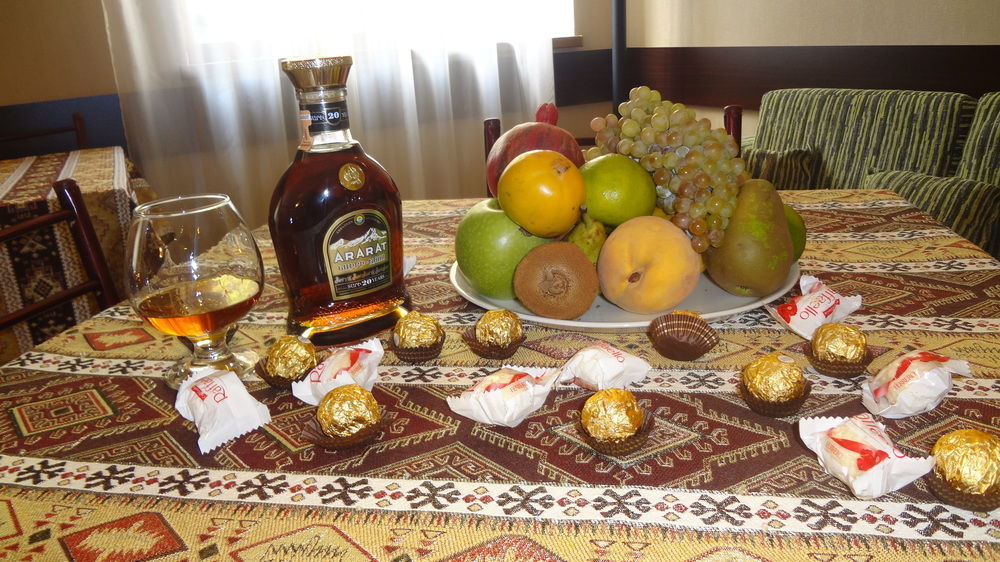Park Avenue Hotel Jerevan Buitenkant foto