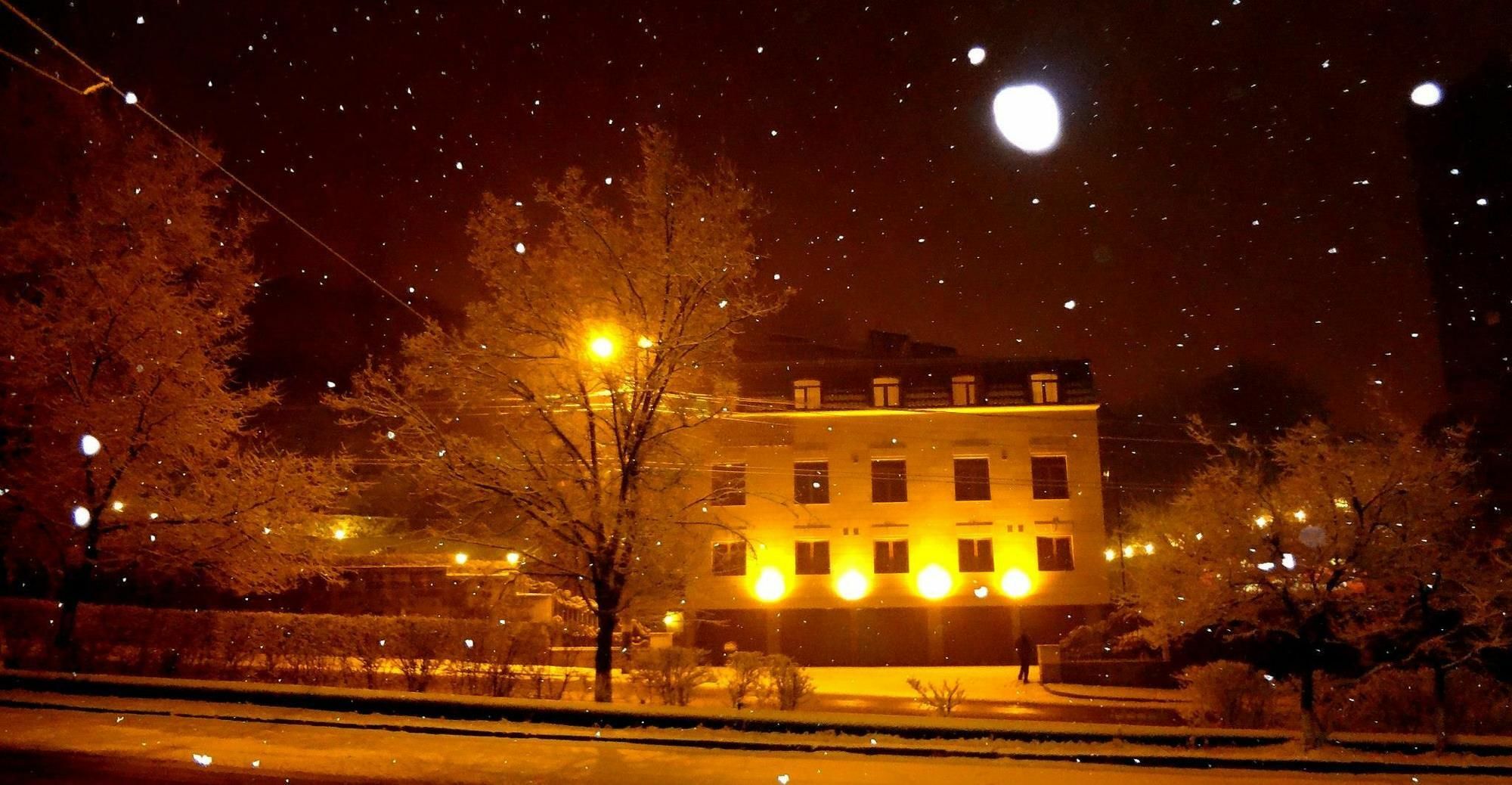 Park Avenue Hotel Jerevan Buitenkant foto