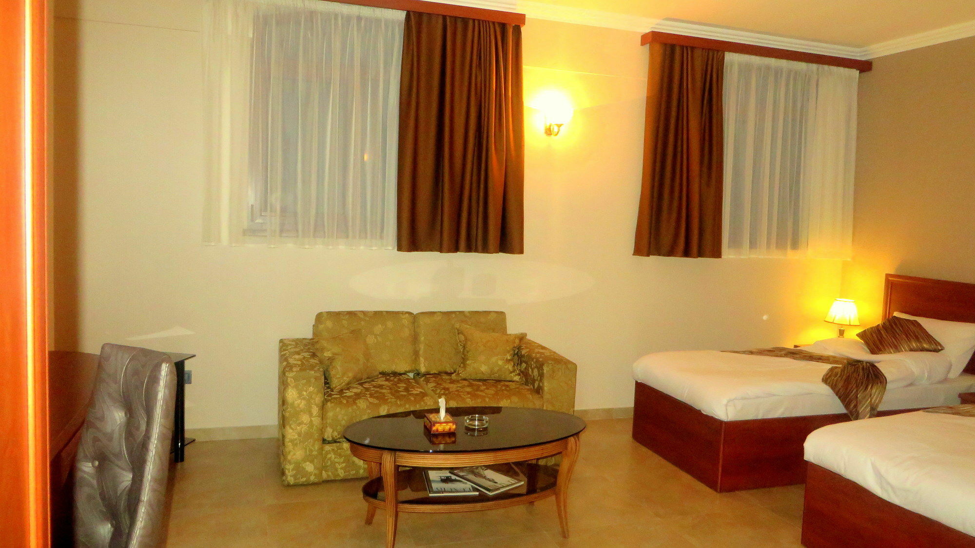 Park Avenue Hotel Jerevan Buitenkant foto