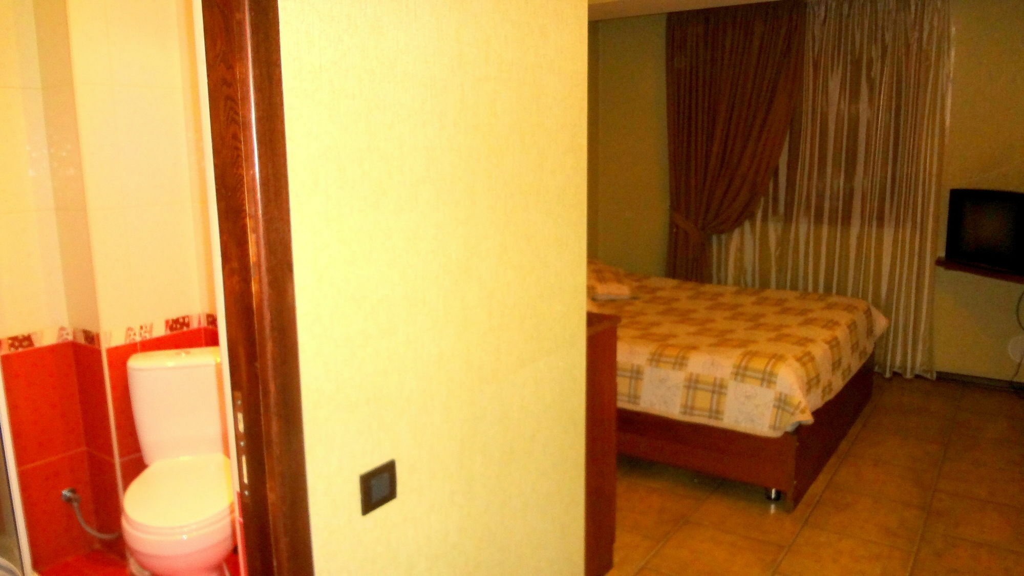 Park Avenue Hotel Jerevan Buitenkant foto