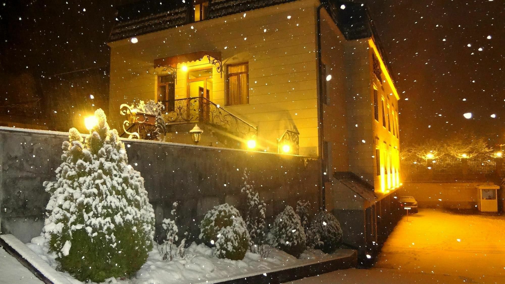 Park Avenue Hotel Jerevan Buitenkant foto